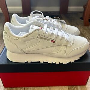 NWT Women's Reebok Classic Leather Sneakers